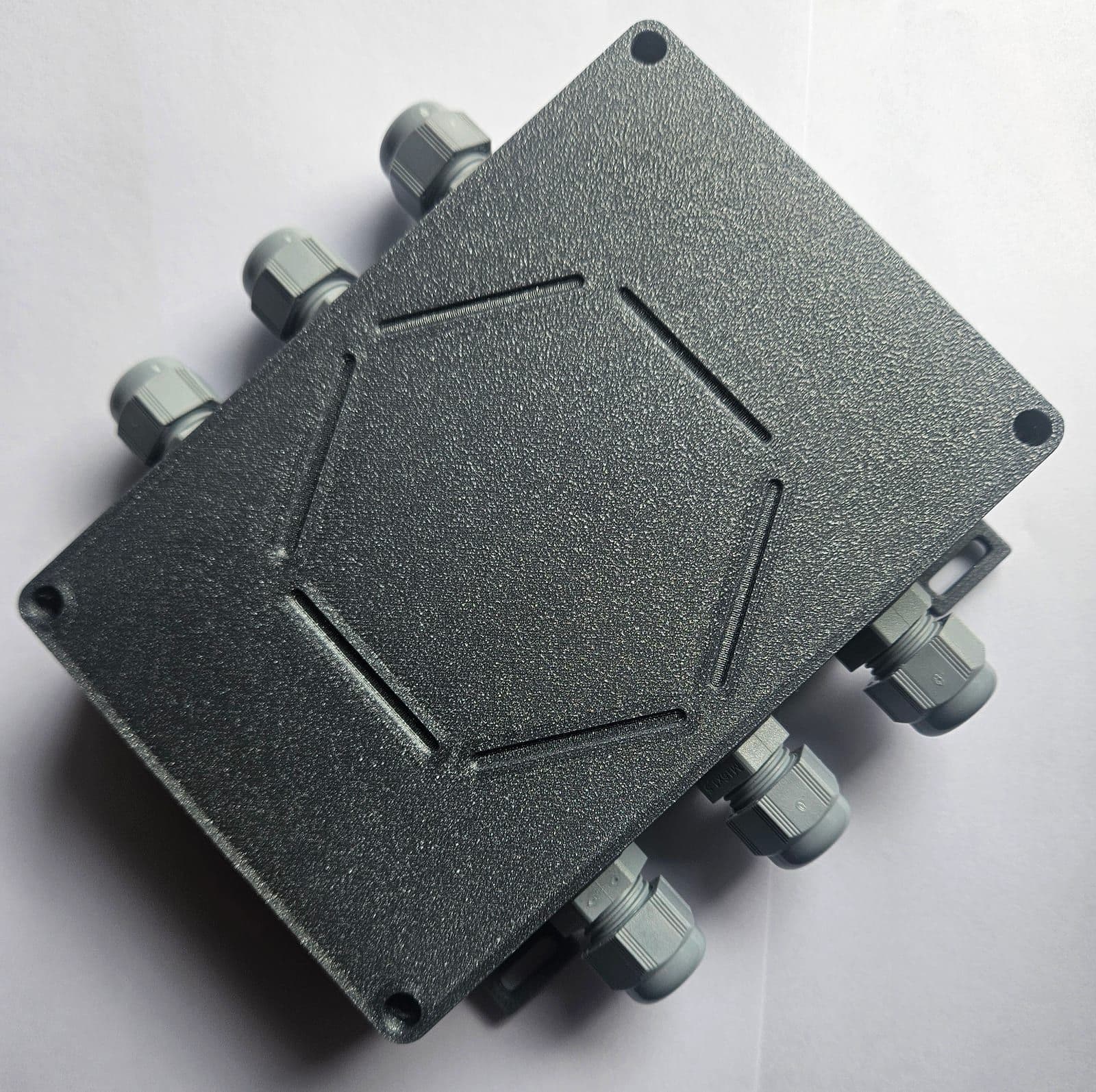 IoT-WorkS Advanced / Modular Gateway — IP-rated enclosure with multiple cable glands
